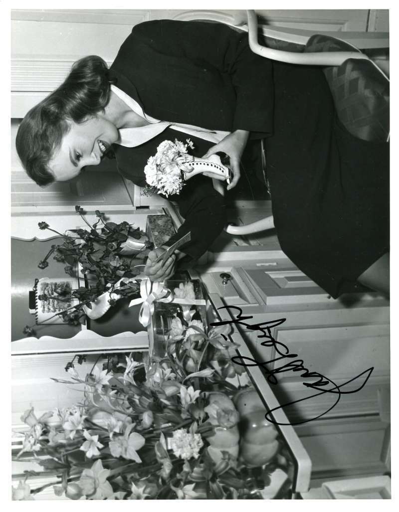 Janet Leigh Psa Dna Coa Hand Signed 8x10 Photo Poster painting Autograph Authentic