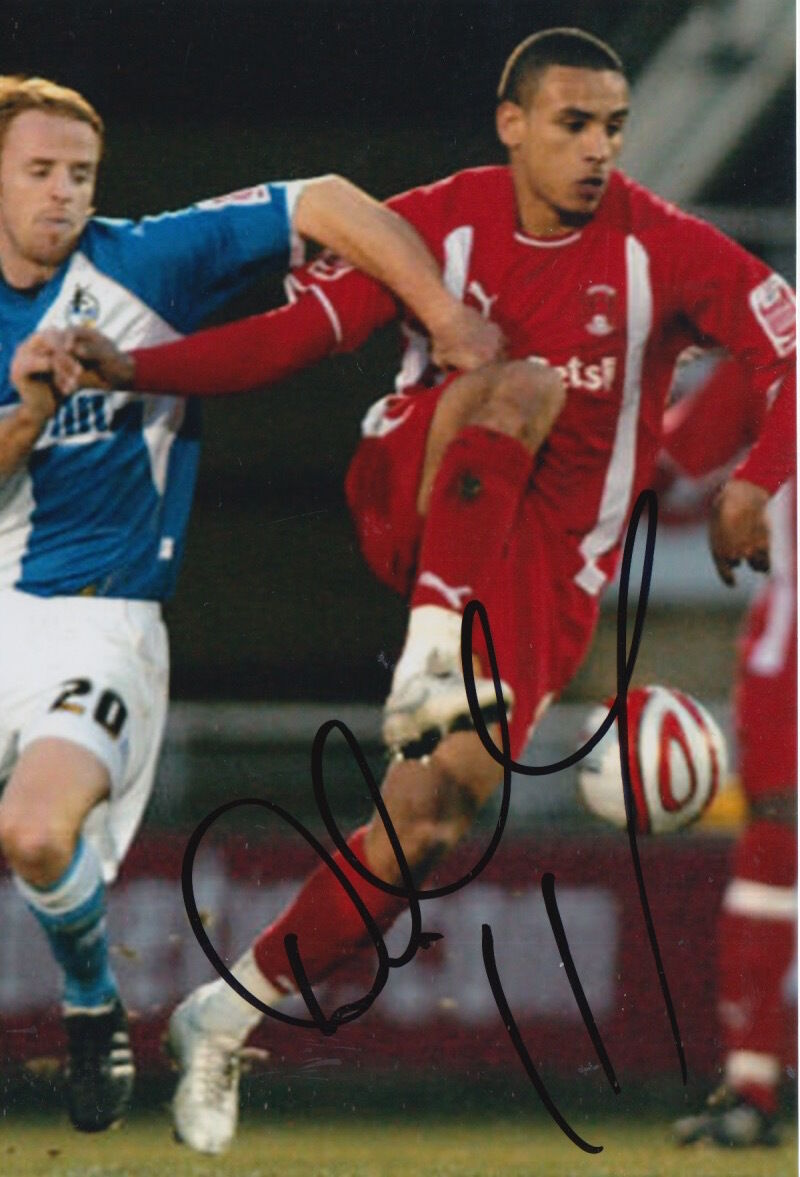 LEYTON ORIENT HAND SIGNED DEAN MORGAN 6X4 Photo Poster painting 1.