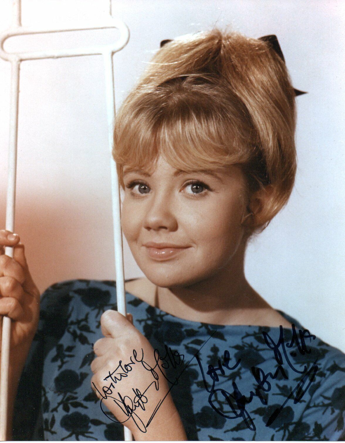 Hayley Mills Signed 10 by 8 inches Genuine Signature Photo Poster painting Autograph