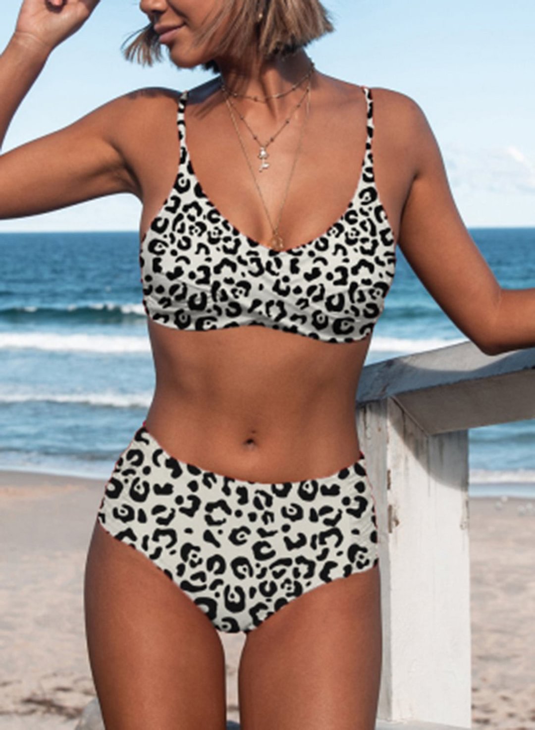 Buzzdaisy Women's Bikinis Leopard Sleeveless Unadjustable Wire-free U Neck Padded Twisted Vacation Sexy Bikini