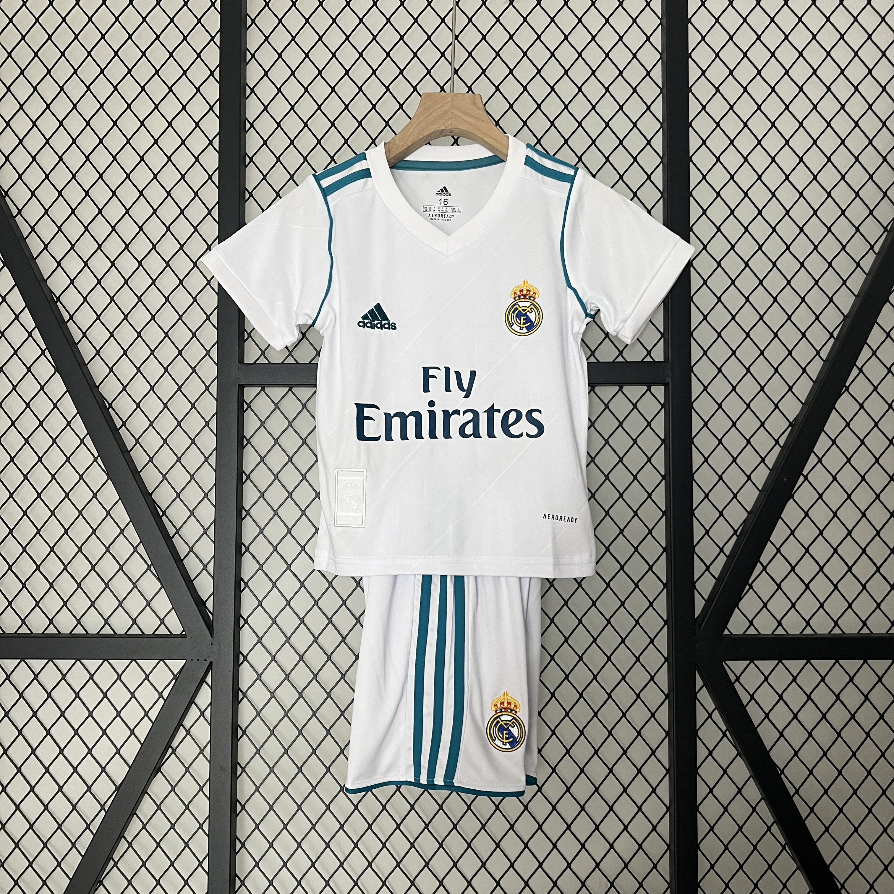 Retro Real Madrid 17-18 Home Stadium Kids Kit