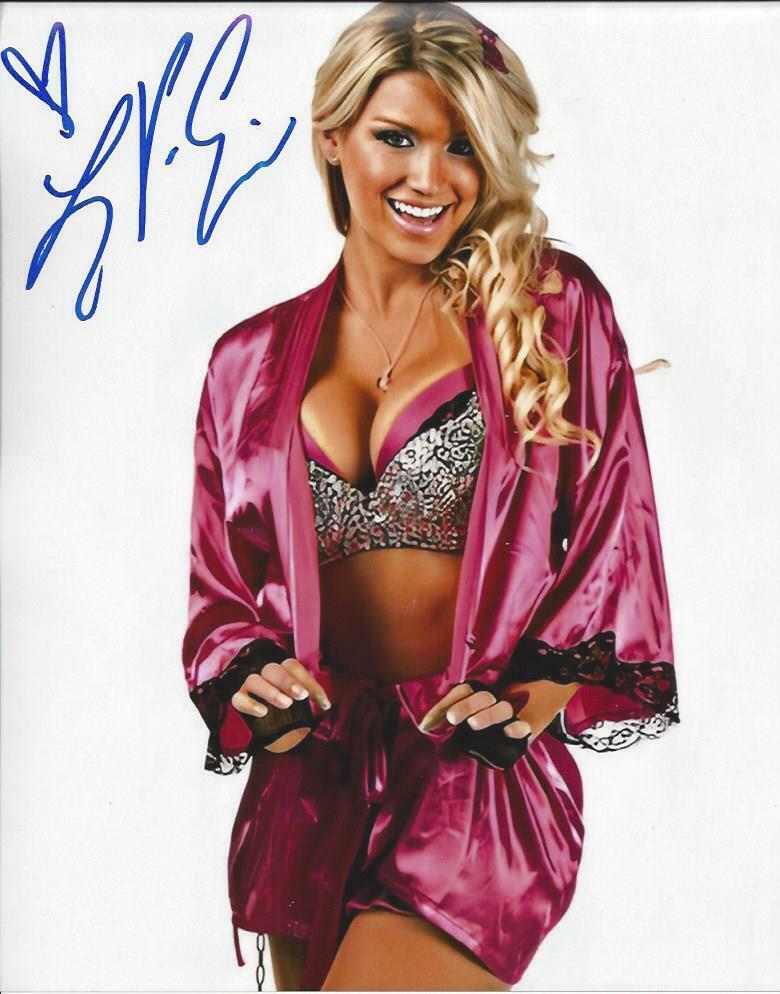 Lacey Von Erich autographed 8x10  TNA    #6