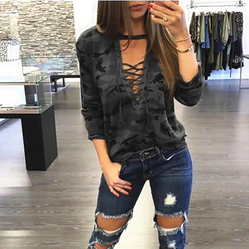 Camouflage low-cut cutout long-sleeved T-shirt
