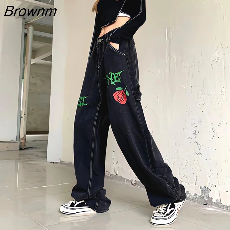 Brownm Style Black Jeans Women High Waist Letters Printed Rose Flower Retro Y2k Denim Graffiti Straight Trousers Baggy Pants