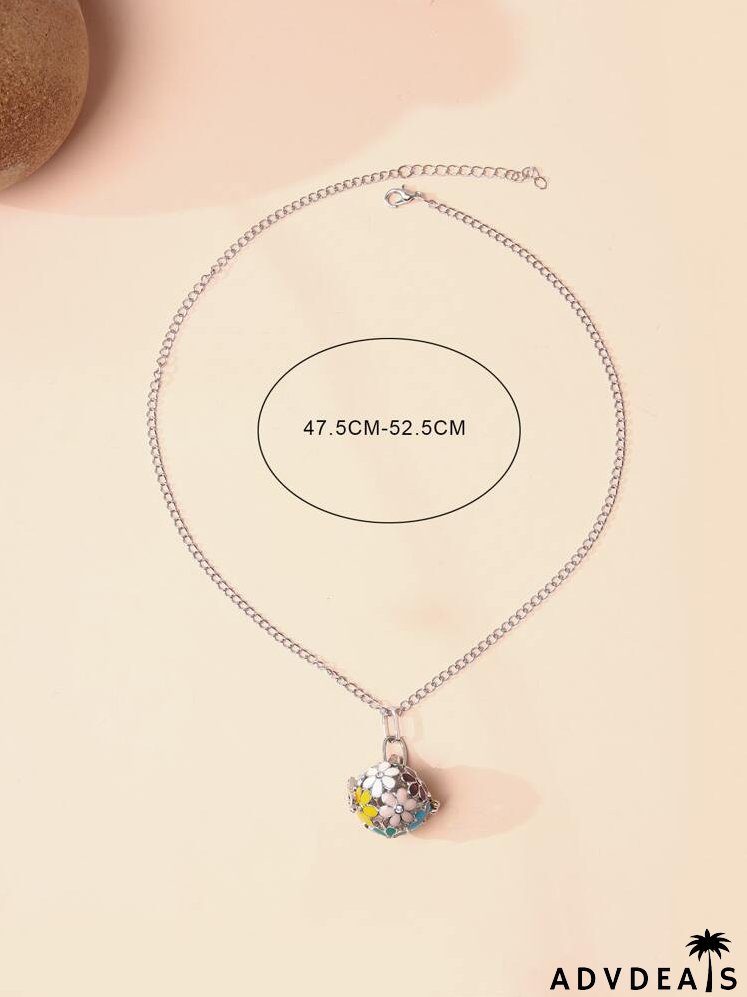 Flower Decor Round Charm Necklace