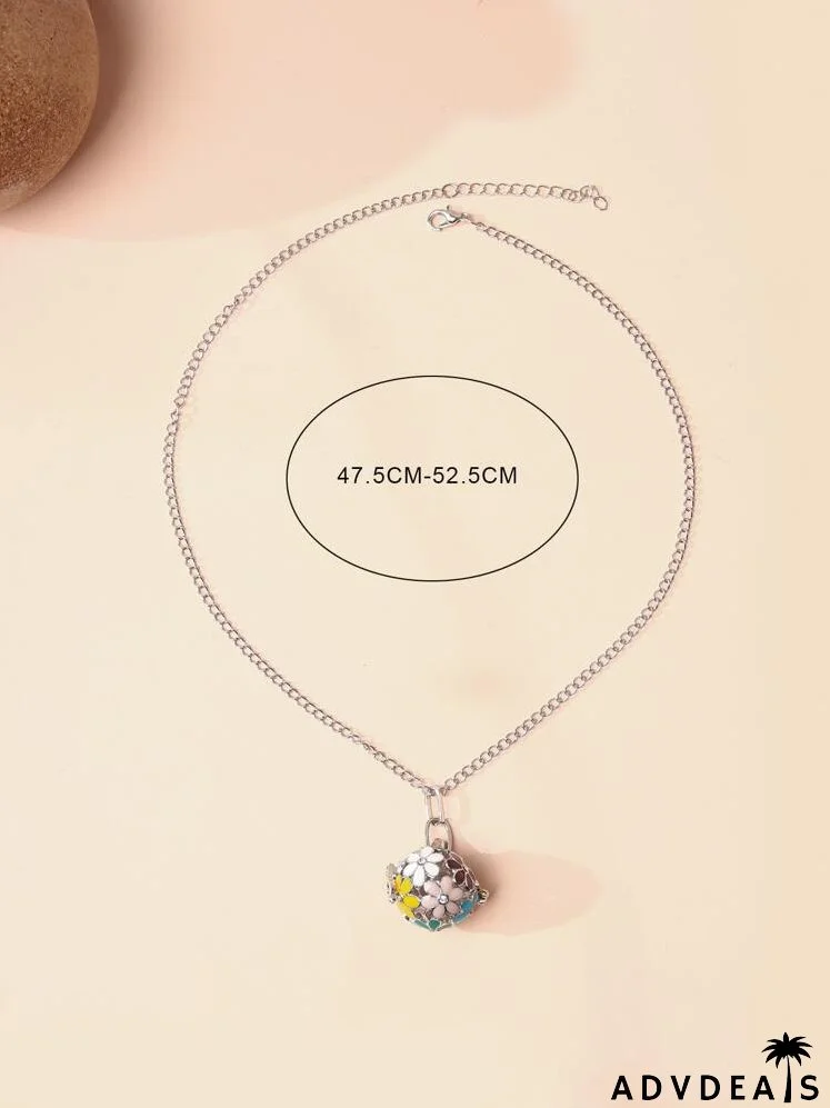 Flower Decor Round Charm Necklace