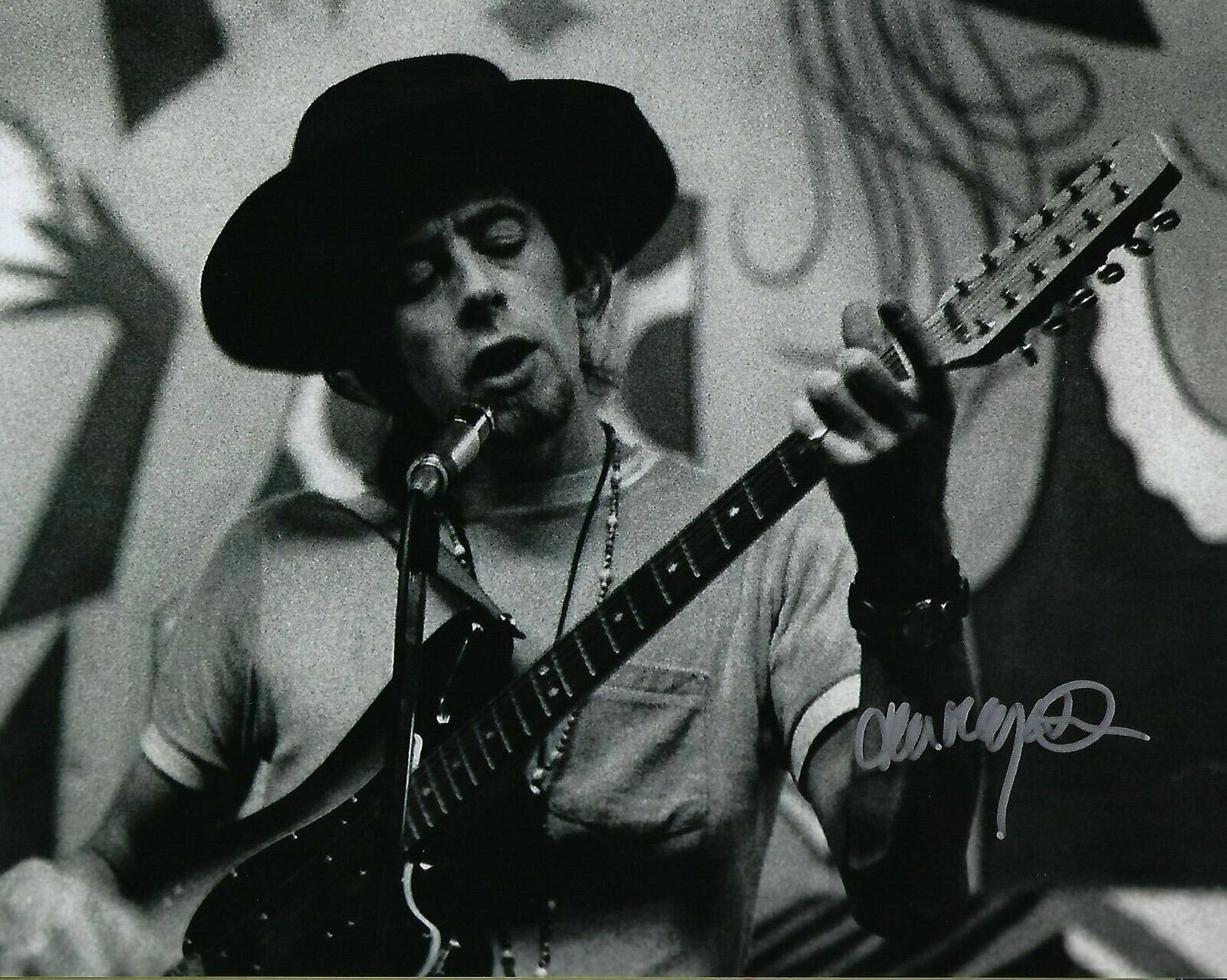 GFA And the Bluesbreakers * JOHN MAYALL * Signed 8x10 Photo Poster painting J2 COA