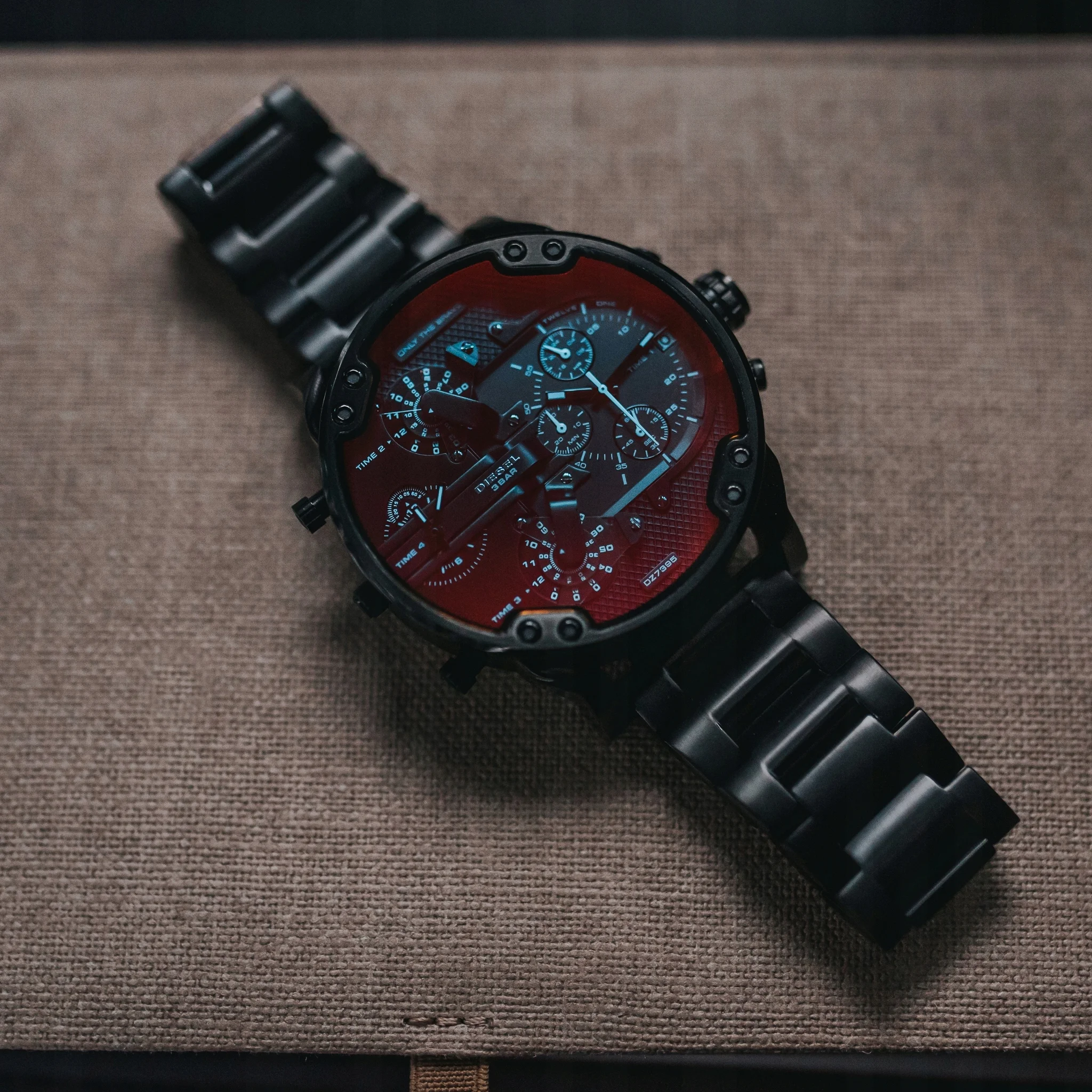 FÉRFI DÍZEL ÓRA DZ7395 MR. BIG DADDY + GRAVING Kerek tok forma