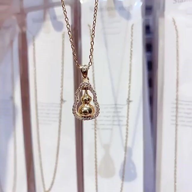 Titanium steel gourd necklace (gourd can be rotated)