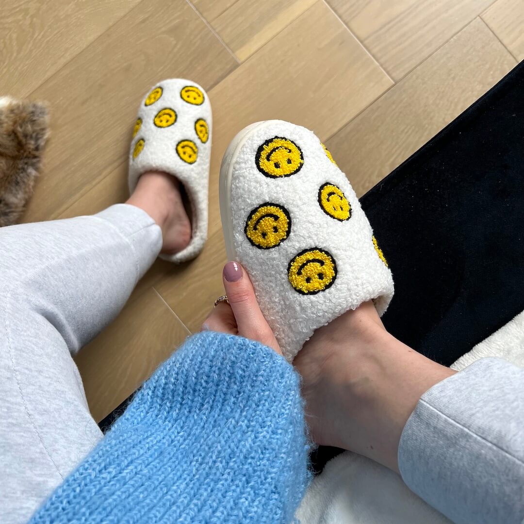 nordic_peace_mini_happy_face_slides_slippers