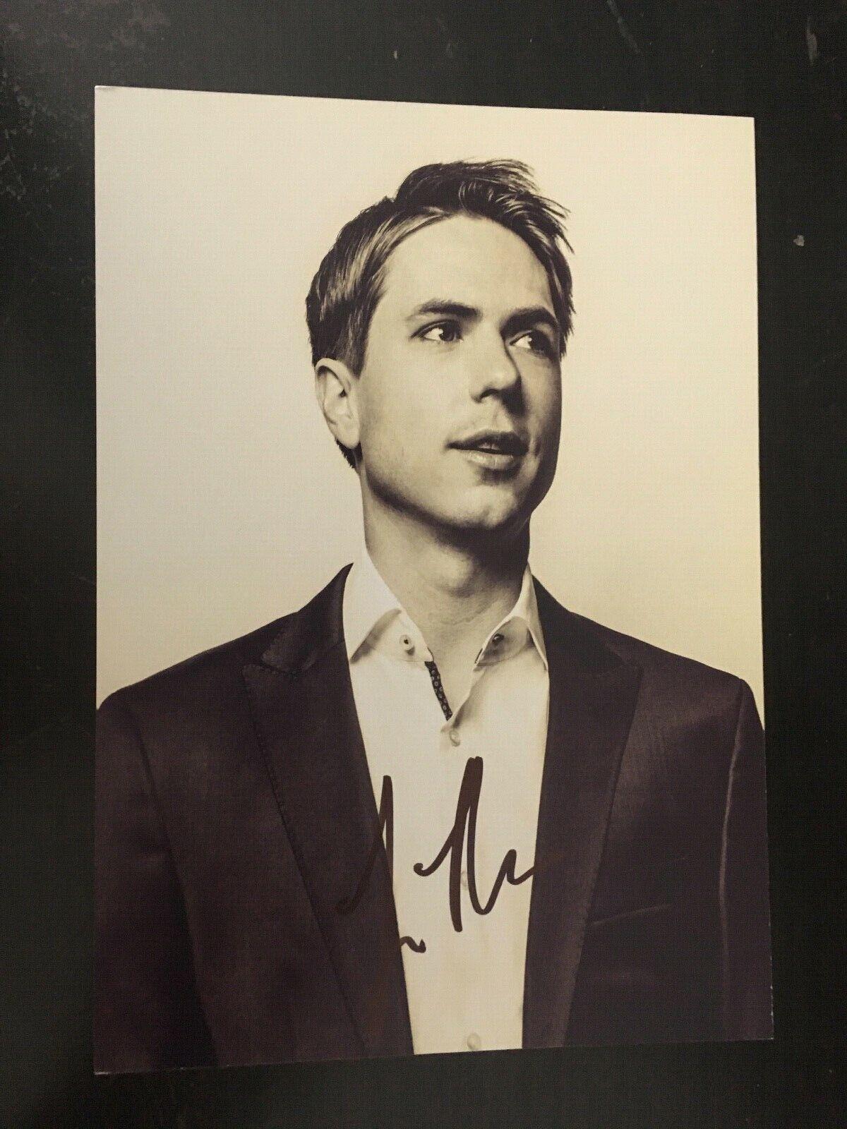 JOE THOMAS - POPULAR ACTOR - THE INBETWEENERS - EXCELLENT SIGNED Photo Poster painting