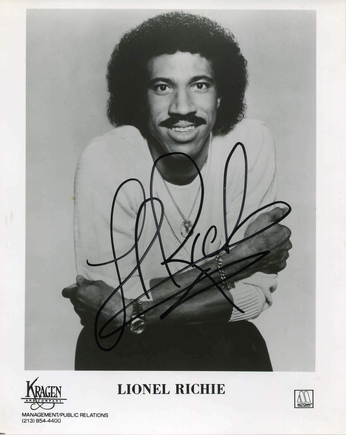 Lionel Richie SINGER - SONGWRITER autograph, signed publicity Photo Poster painting