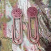 2 Pieces Diamond Painting Organizer Clamp with Anti-Roll and Fixed Design Clips for Diamond Art Cat Paw Shape Diamond Painting Accessories for Gem Art (Random Color A)