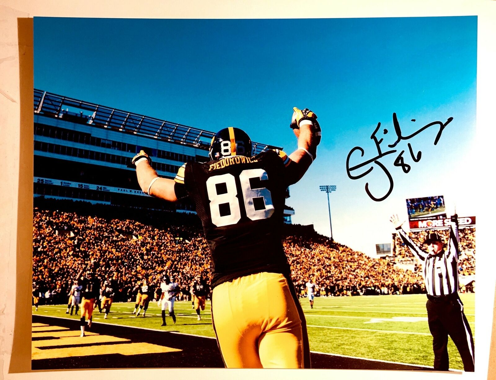 C.J. Fiedorowicz Signed 8x10 Photo Poster painting Iowa Hawkeyes Auto Autograph