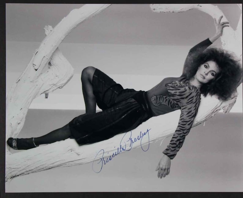 Priscilla Presley Signed Autographed Glossy 8x10 Photo Poster painting - COA Matching Holograms