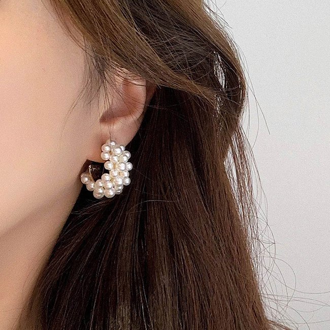 Pearl round earrings