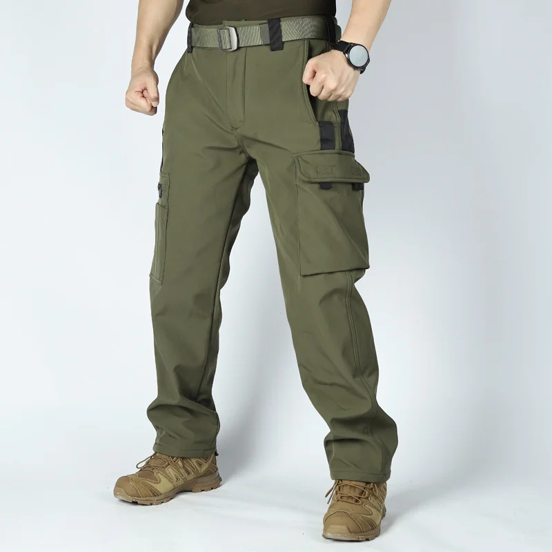 Taktische Arbeitshose f&uuml;r Herren, warme, fleecegef&uuml;tterte Wanderhose mit mehreren Taschen, geeignet zum Wandern und f&uuml;r Arbeiten im Freien.