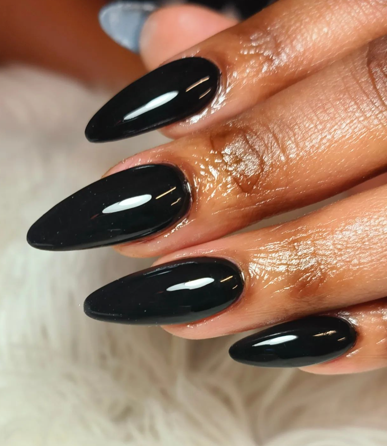 black oval nails designs