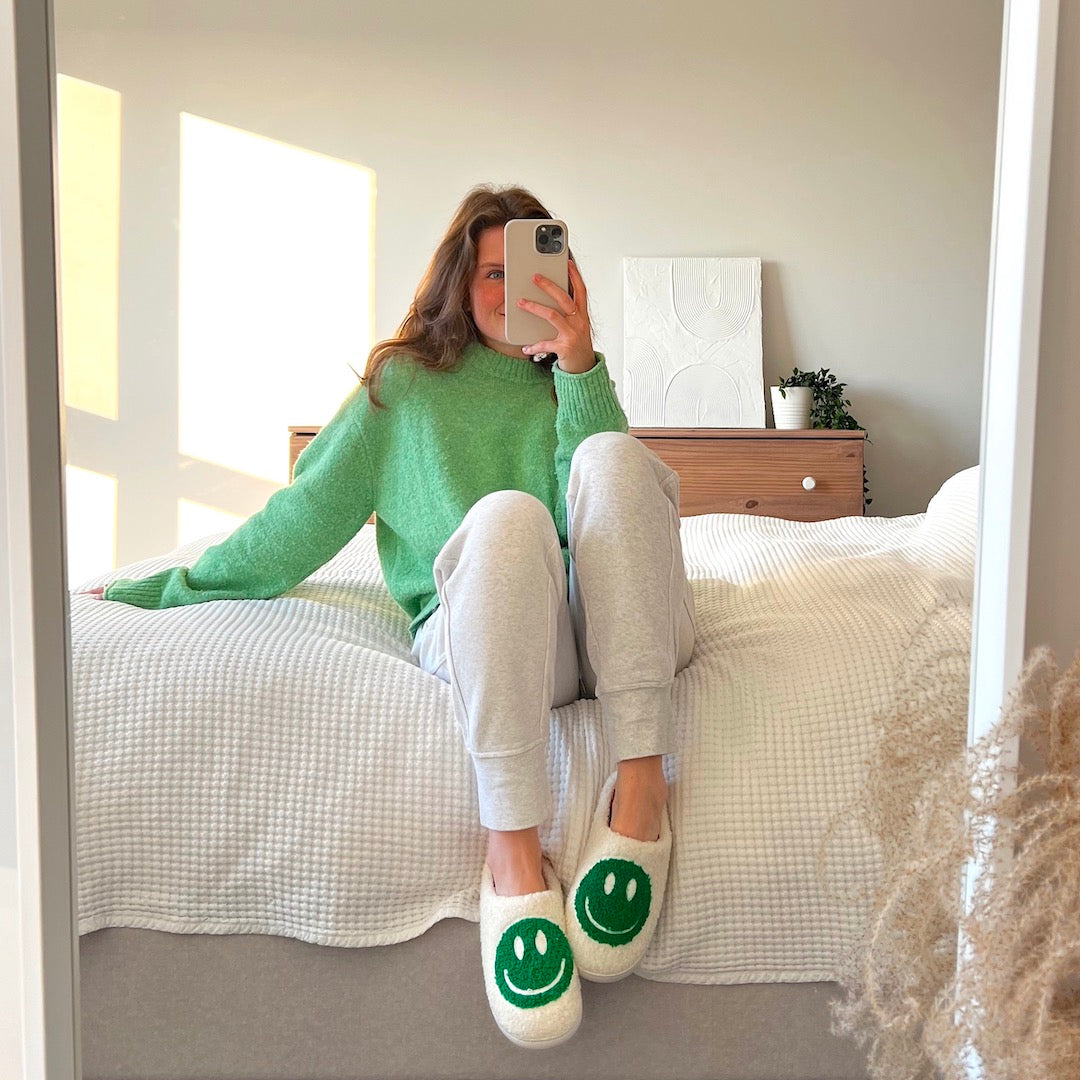 nordic_peace_limited_edition_happy_face_slippers