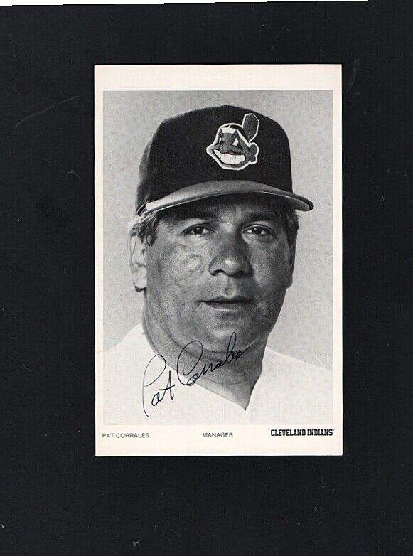 PAT CORRALES-CLEVELAND INDIANS AUTOGRAPHED TEAM ISSUED POSTCARD Photo Poster painting