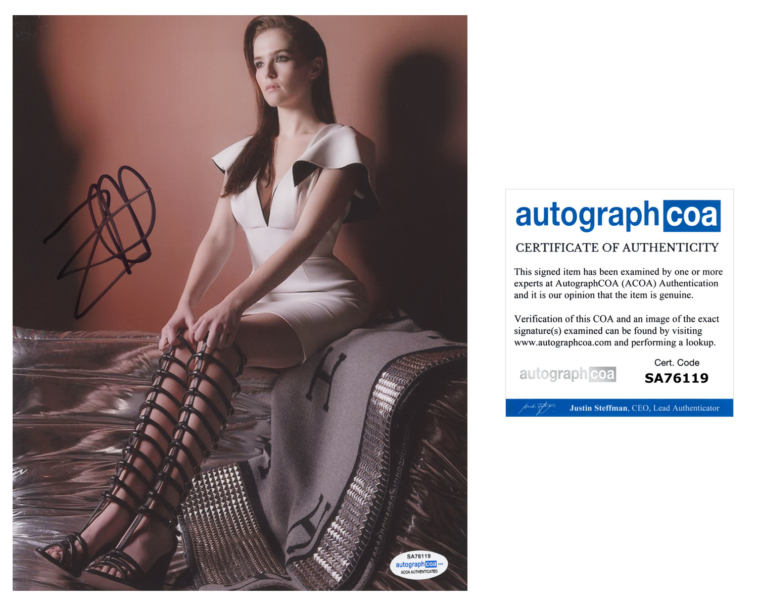 Zoey Deutch Signed Autographed 8x10 Photo Poster painting The Politician Sexy Actress ACOA COA