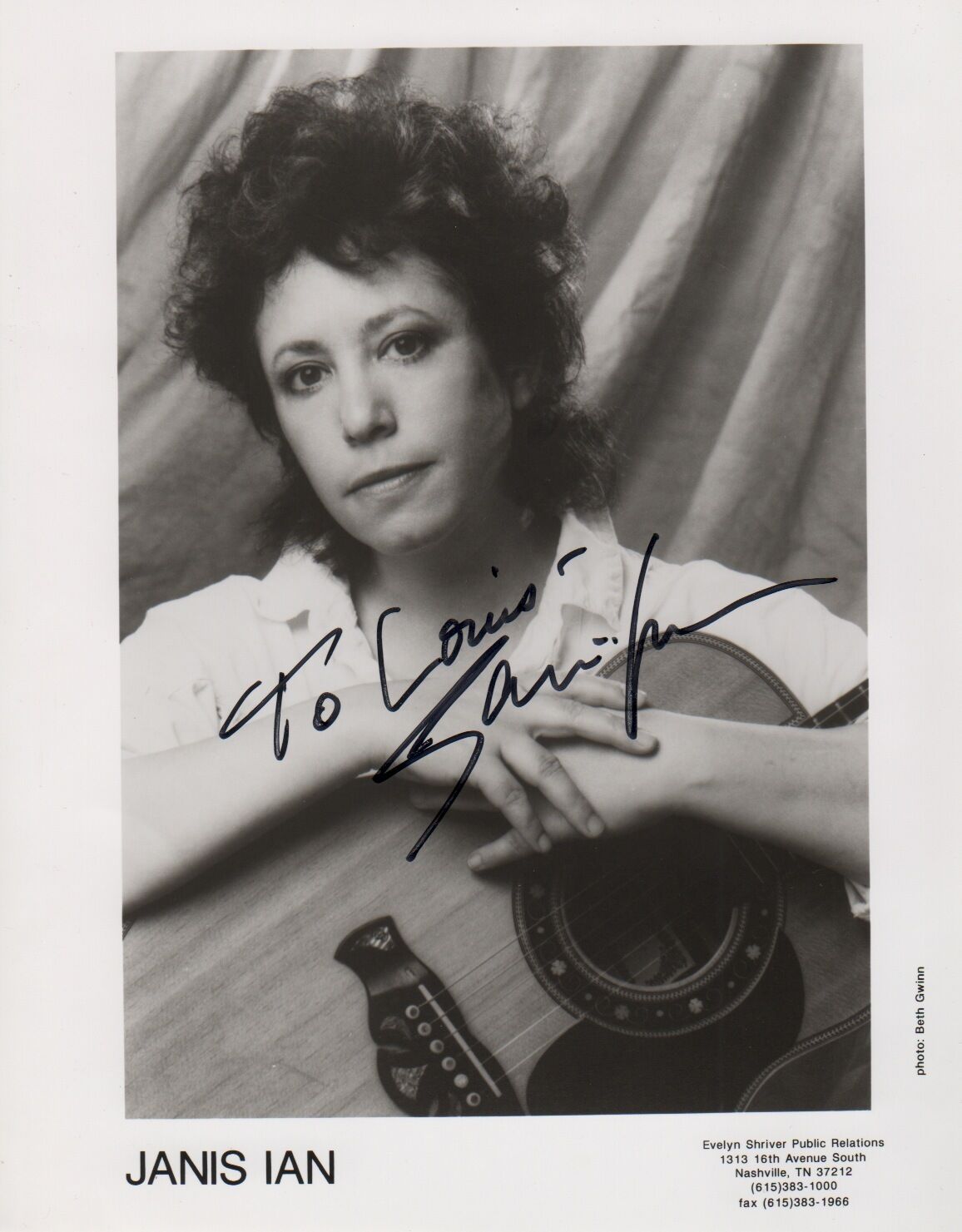 Janis Ian signed 8x10 inch Photo Poster painting autograph