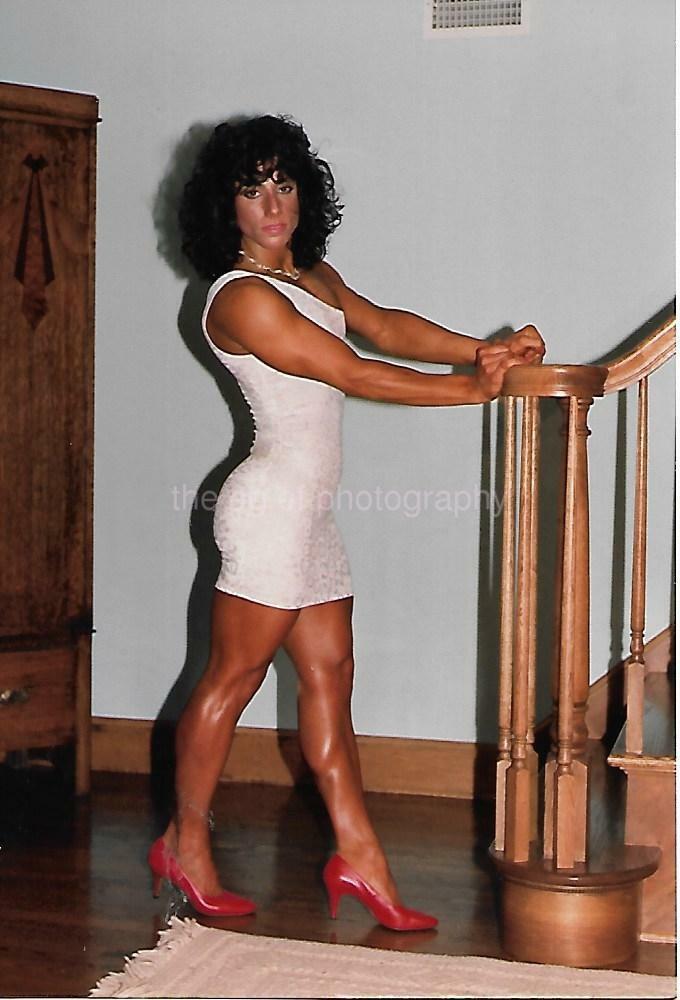 FEMALE BODYBUILDER 80's 90's FOUND Photo Poster painting Color MUSCLE GIRL Original EN 21 57 M