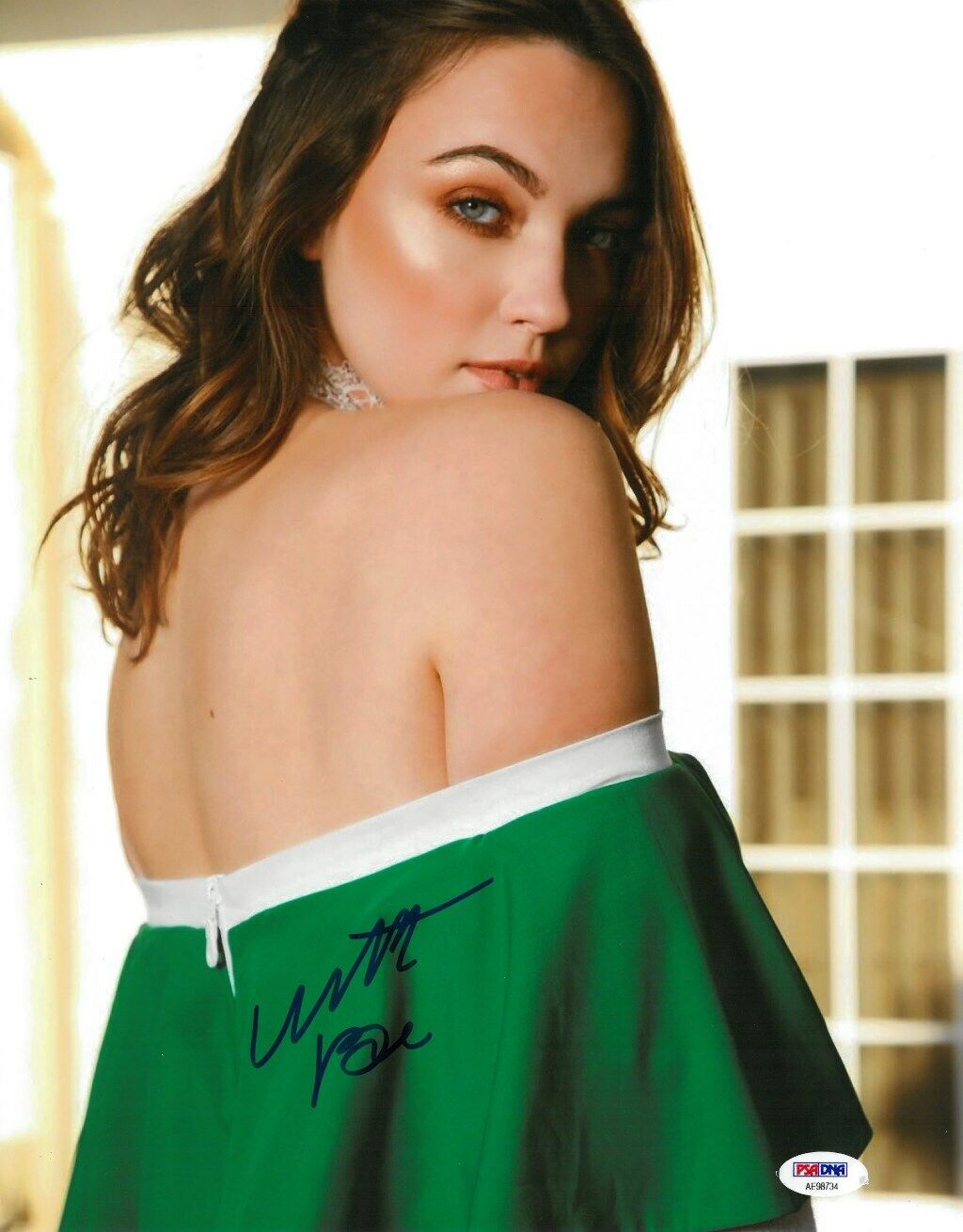 Violett Beane Signed Authentic Autographed 11x14 Photo Poster painting PSA/DNA #AE98734