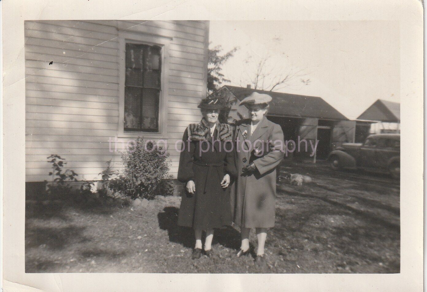 YARD LADIES 1940s Women FOUND Photo Poster painting Original bw SnapshotDD 810 29