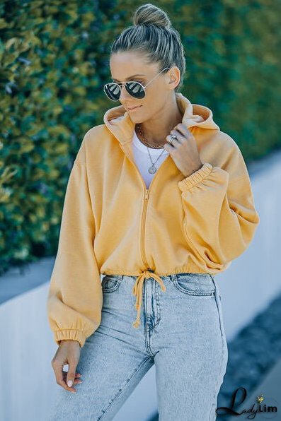 Fashionable and Minimalist Jacket
