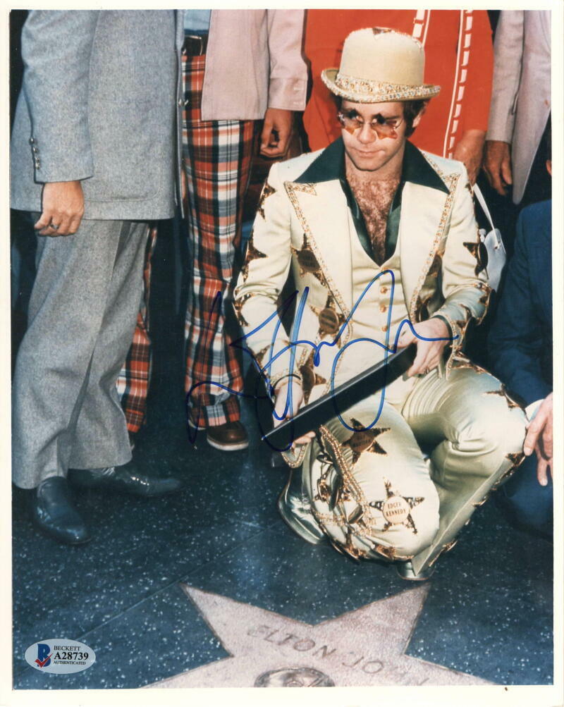 ELTON JOHN SIGNED AUTOGRAPH 8x10 Photo Poster painting - ROCKETMAN, YELLOW BRICK ROAD, BECKETT