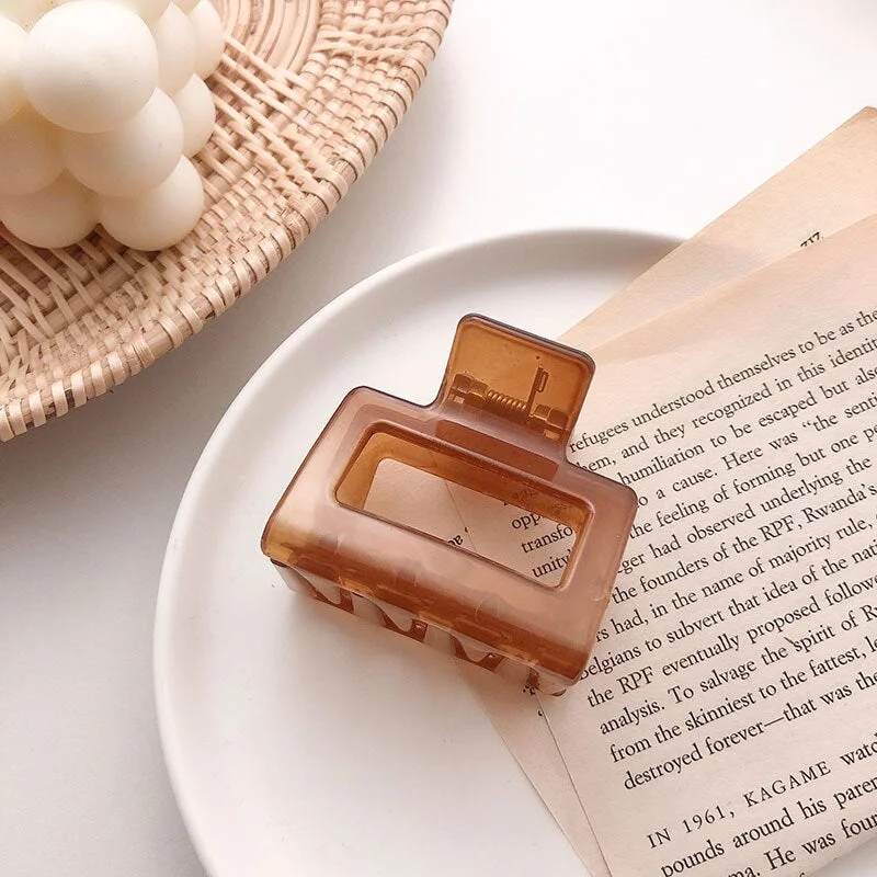 Simple Square Geometric Frosted Hair Claws Clamps Acetate Hairpins Women Hollow Out Ponytail Clips Makeup Styling Tools Headwear