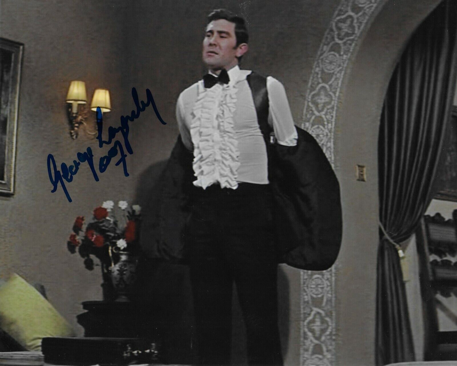 George Lazenby James Bond 007 Original Autographed 8X10 Photo Poster painting #30 signed @HShow