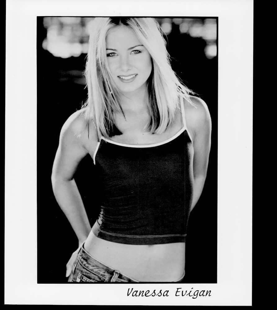 VANESSA EVIGAN - 8x10 Headshot Photo Poster painting w/ Resume - Young & the Restless