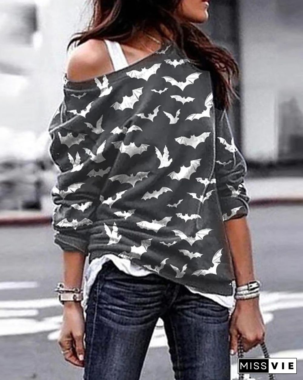 One Shoulder Halloween Bat Print Cozy Sweatshirt P13730
