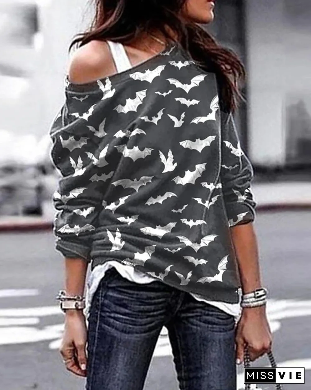 One Shoulder Halloween Bat Print Cozy Sweatshirt P13730