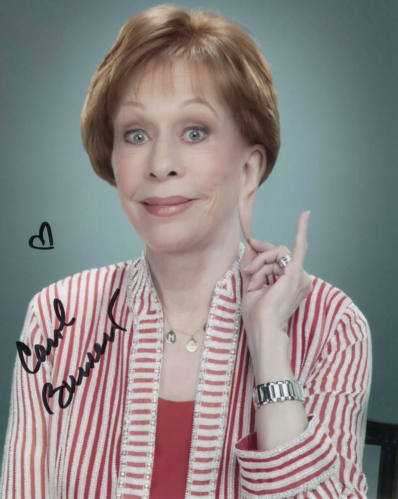 CAROL BURNETT SIGNED AUTOGRAPH 8X10 Photo Poster painting - COMEDY ICON, HOLLYWOOD LEGEND, SHOW