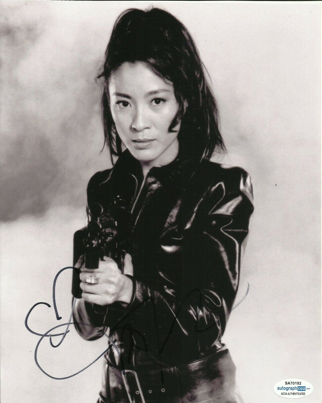 MICHELLE YEOH SIGNED TOMORROW NEVER DIES Photo Poster painting UACC REG 242 ALSO ACOA CERTIFIED