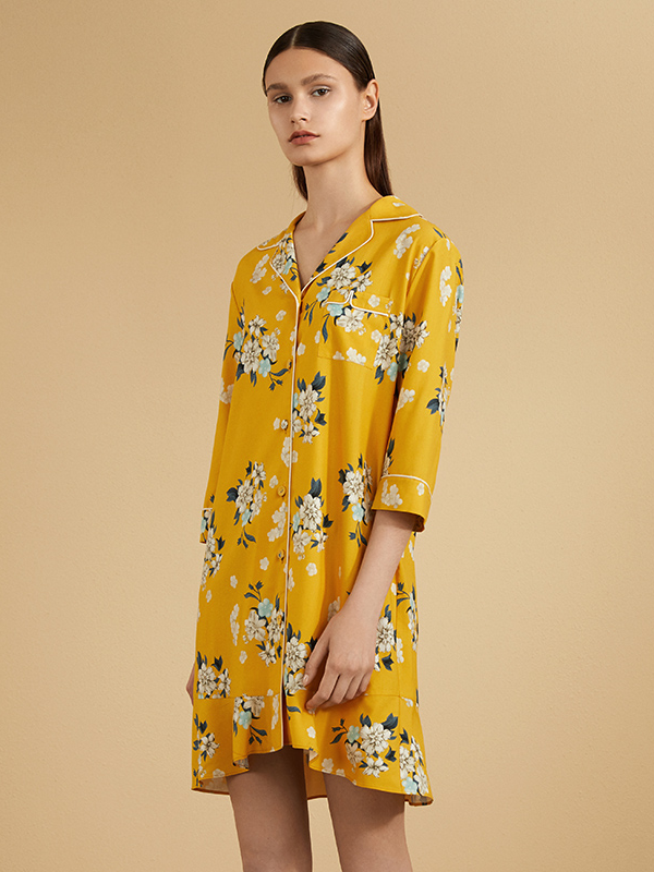 22 MOMME Chemise de nuit en soie imprimée florale jaune - SOIE PLUS