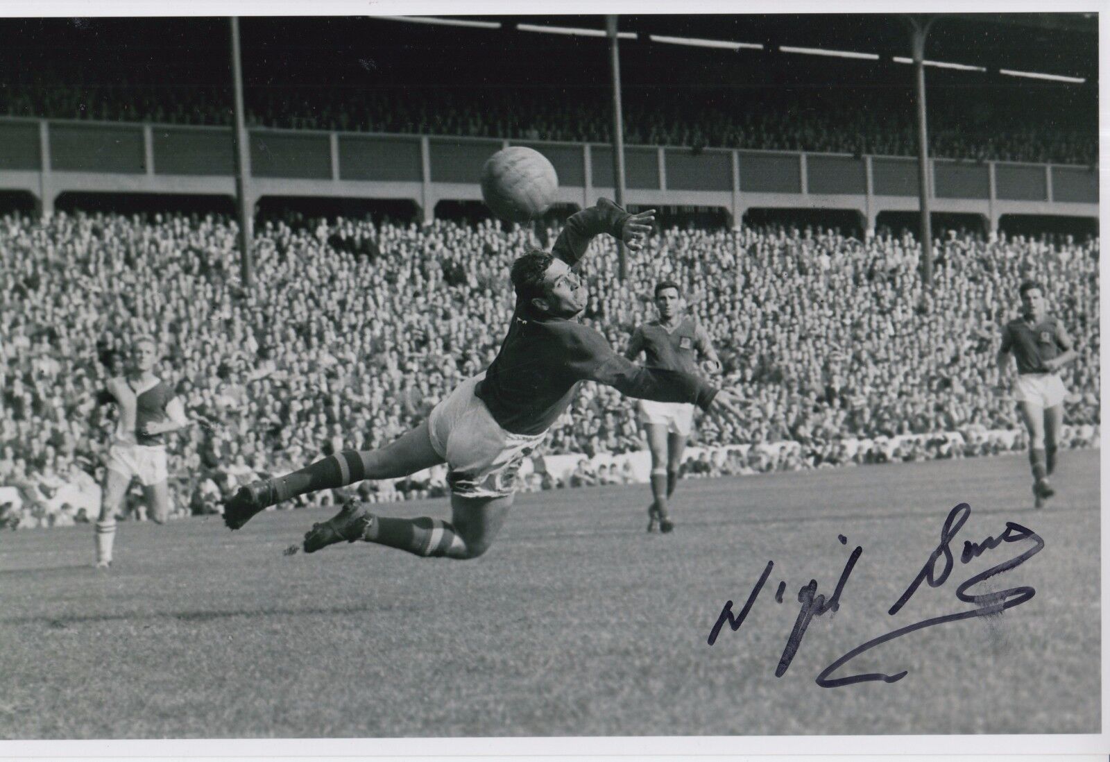 Nigel Sims Hand Signed Aston Villa 12x8 Photo Poster painting.