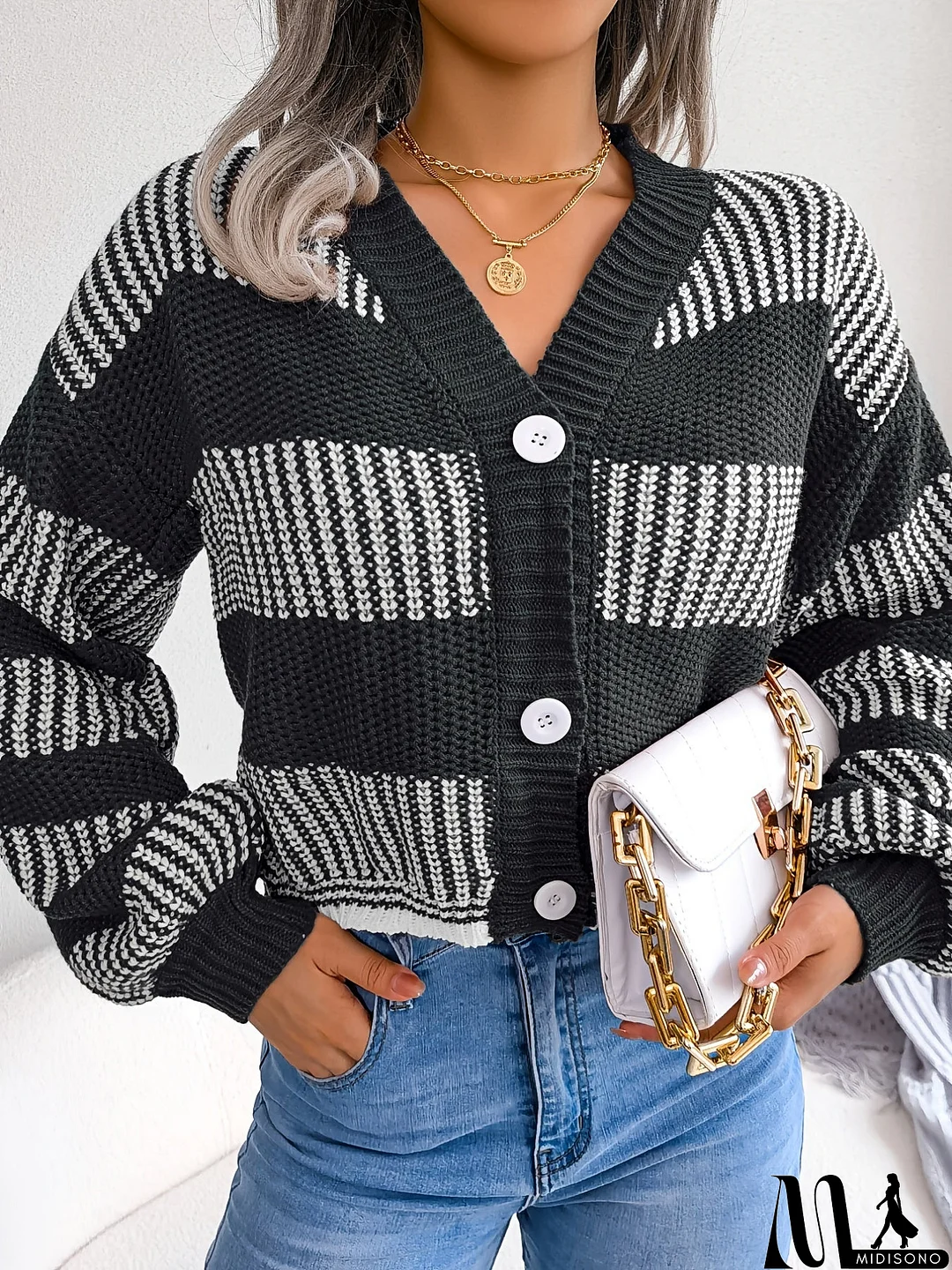 MidiSono - Tailored and Elegant Sweater