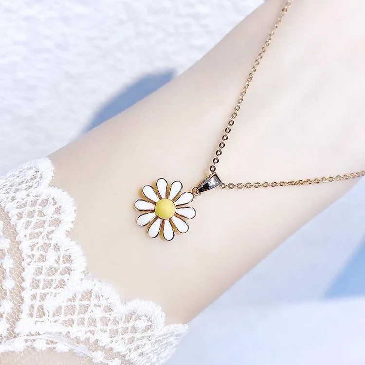 Dynamite JIN Daisy Necklace