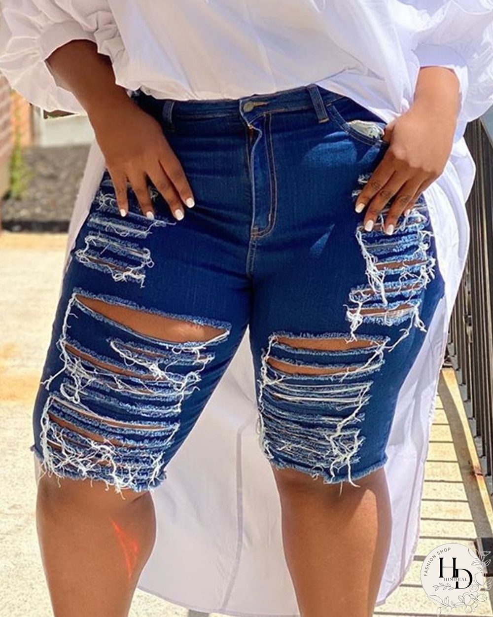 Zipper Fly Ripped Raw Hem Denim Shorts