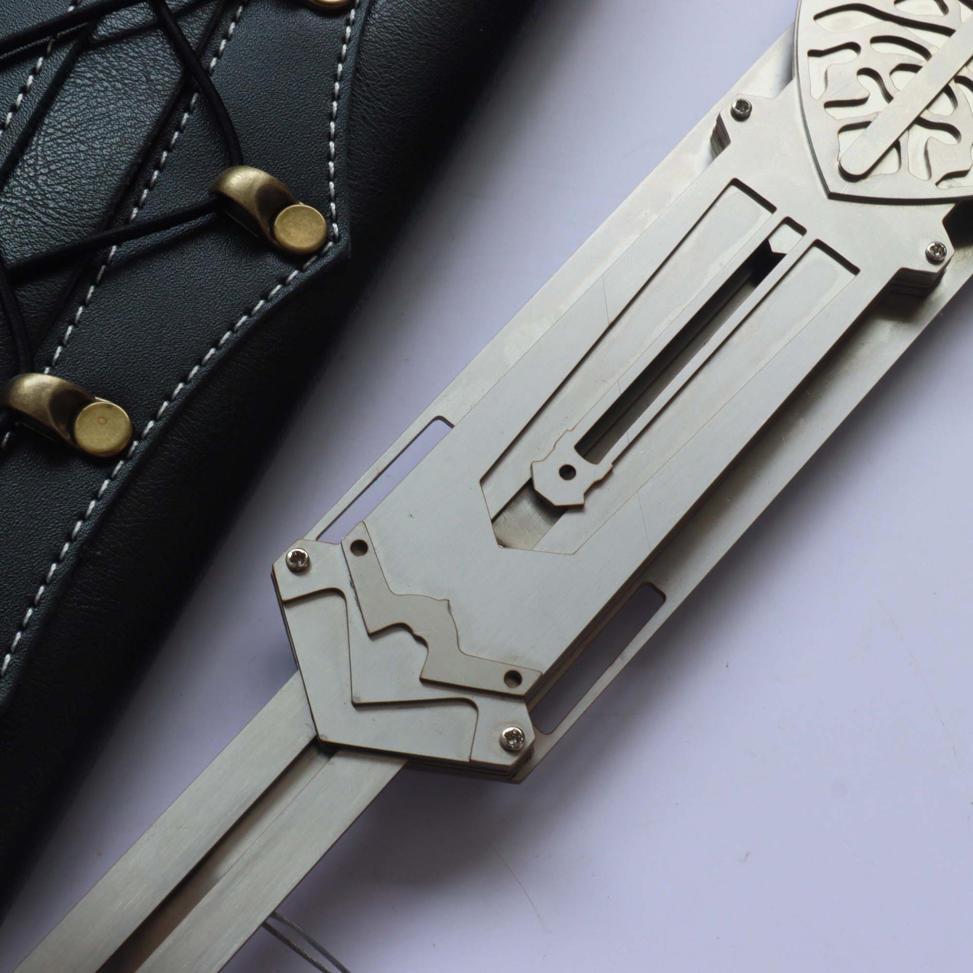 Hidden Blade Assassin's Creed Valhalla Eivor Hidden Blade image 4
