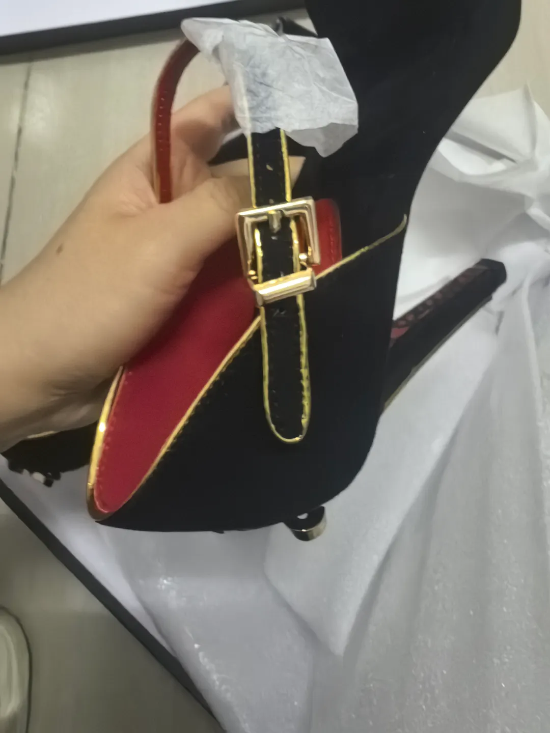 Insert the sharp blade into the heart 🗡️  Cesare Paciotti Dagger High Heels