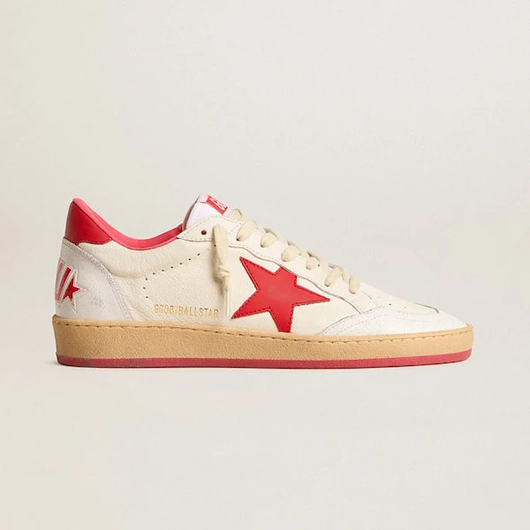 Zapatillas Golden Goose Ball Star Wishes para hombre de piel blanca con estrella y refuerzo del talón rojos