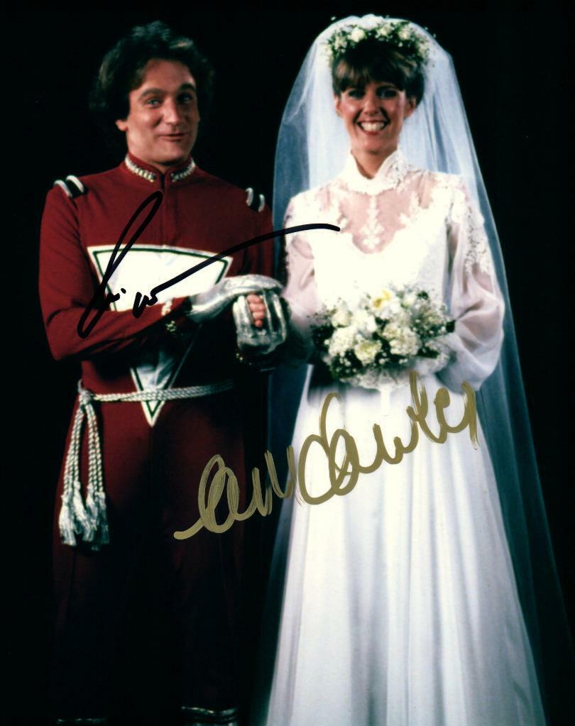 Pam Dawber Robin Williams autographed 8x10 Picture Photo Poster painting signed Pic with COA