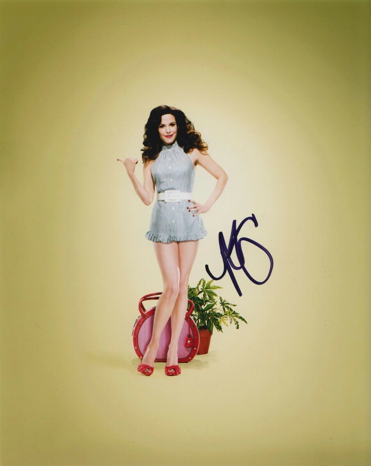 Mary-Louise Parker Signed Weeds 10x8 Photo Poster painting AFTAL