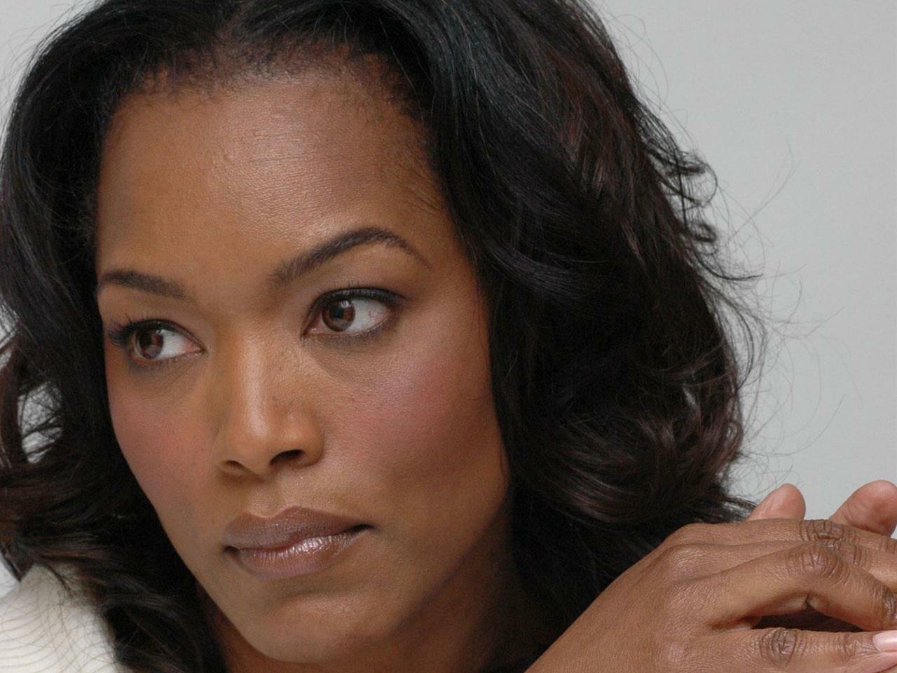 Angela Bassett 8x10 Picture Simply Stunning Photo Poster painting Gorgeous Celebrity #2