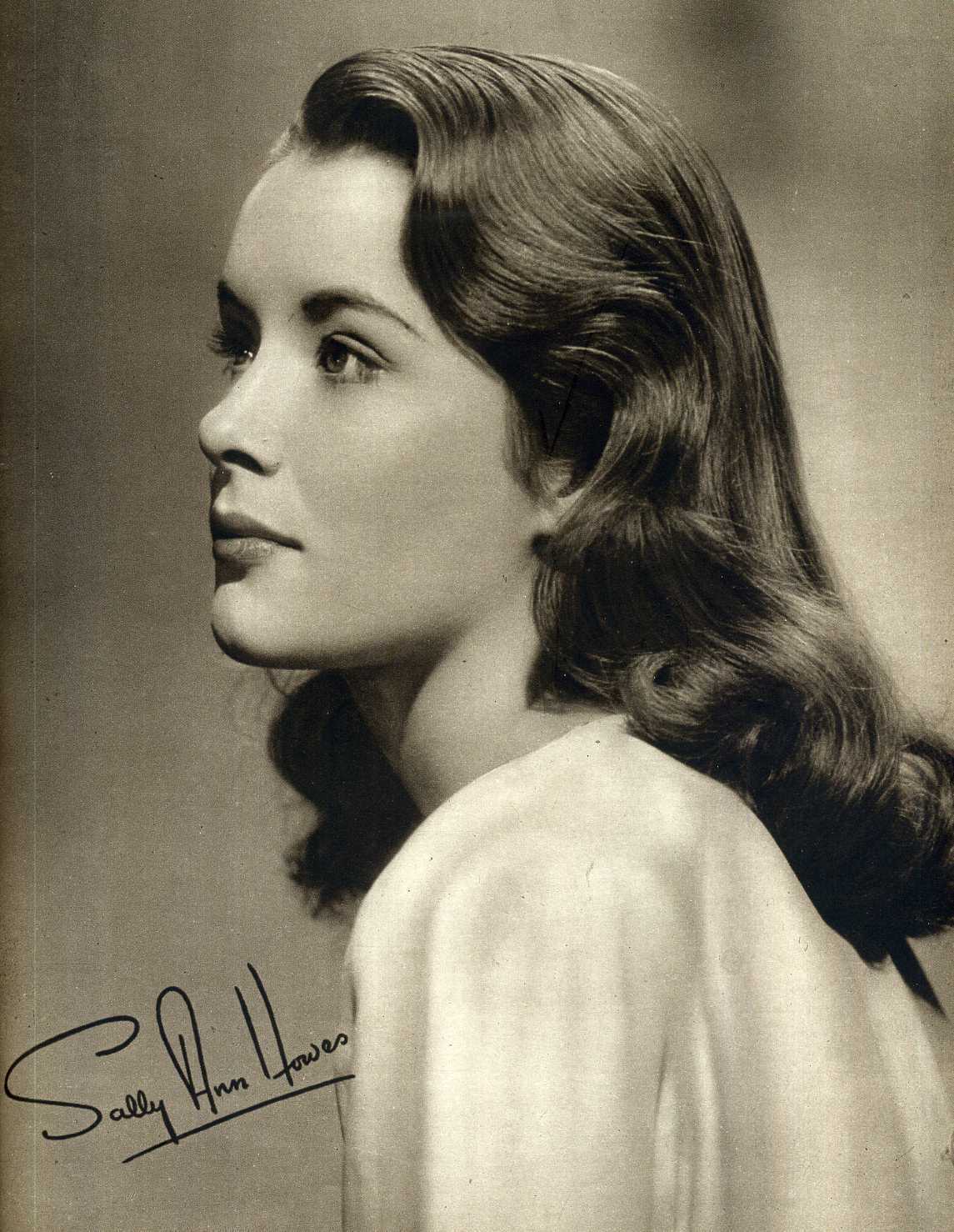 SALLY ANN HOWES Signed Photo Poster paintinggraph - Beautiful Film Star Actress - preprint